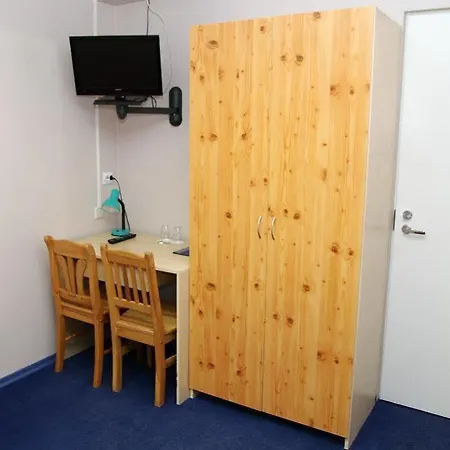 亚历山大酒店 3*